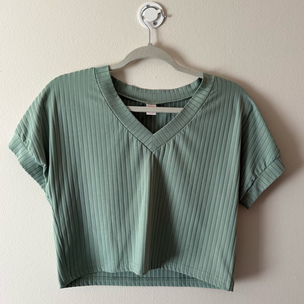 ROMWE Sage Green V-Neck Ribbed Crop Top